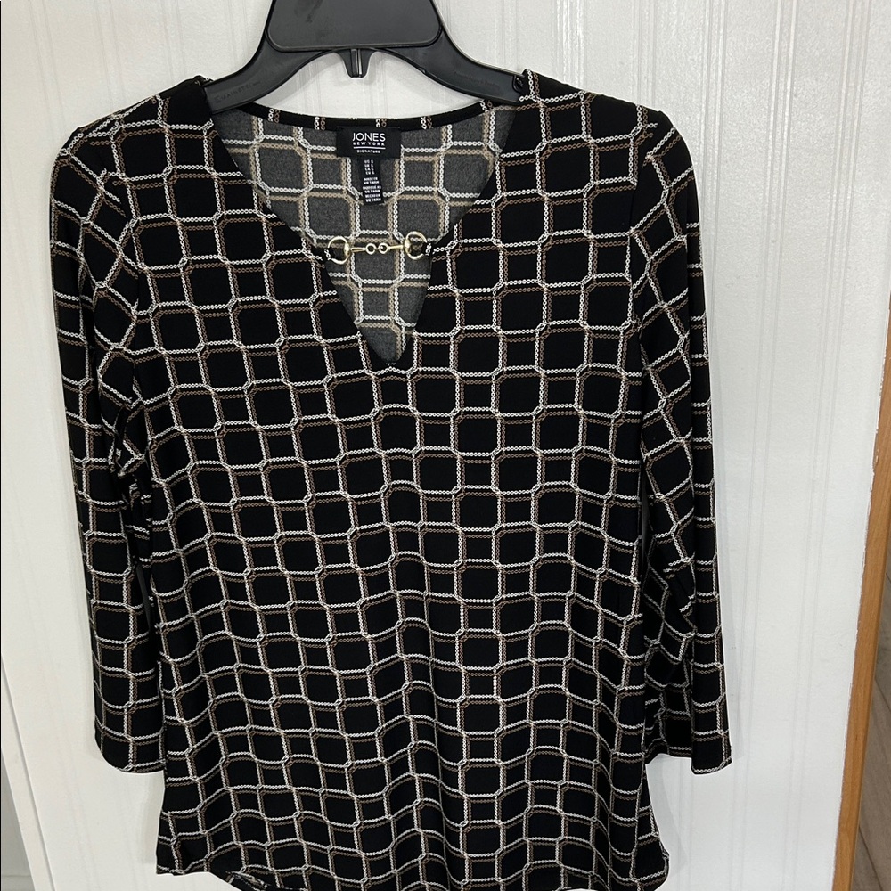 Jones New York Black and Cream Geometric Blouse